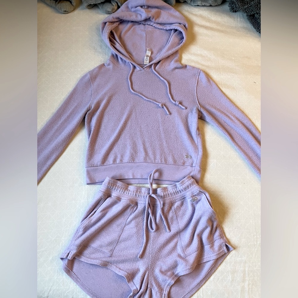 Alo Yoga Daze matching lounge short & sweater set - Picture 3 of 9